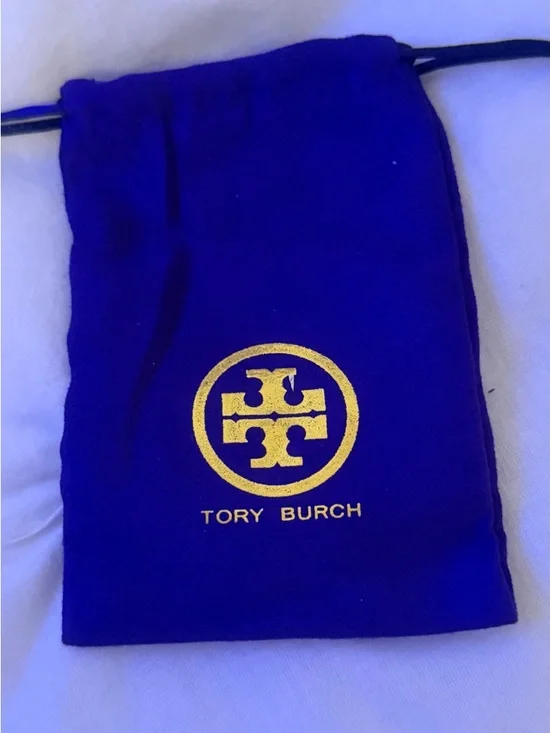 Tory Burch Twisted Link Logo Charm Bracelet in Gold - Picture 4 of 4